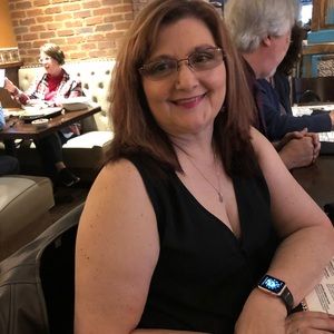 Meet your Posher, Sharon